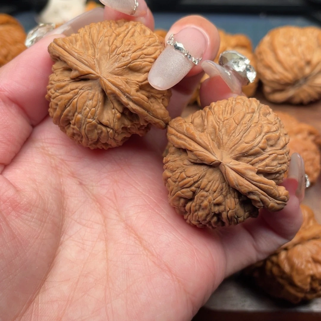 文玩核桃吊坠全品，红皮球白40，红皮粗棱