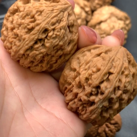 文玩核桃吊坠南疆