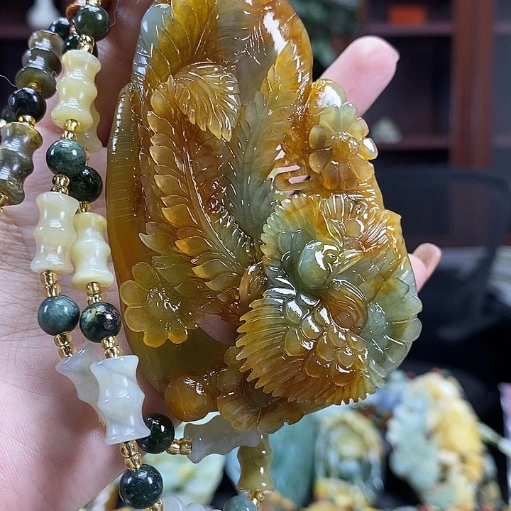 蛇纹石玉未镶嵌颈饰开**姐