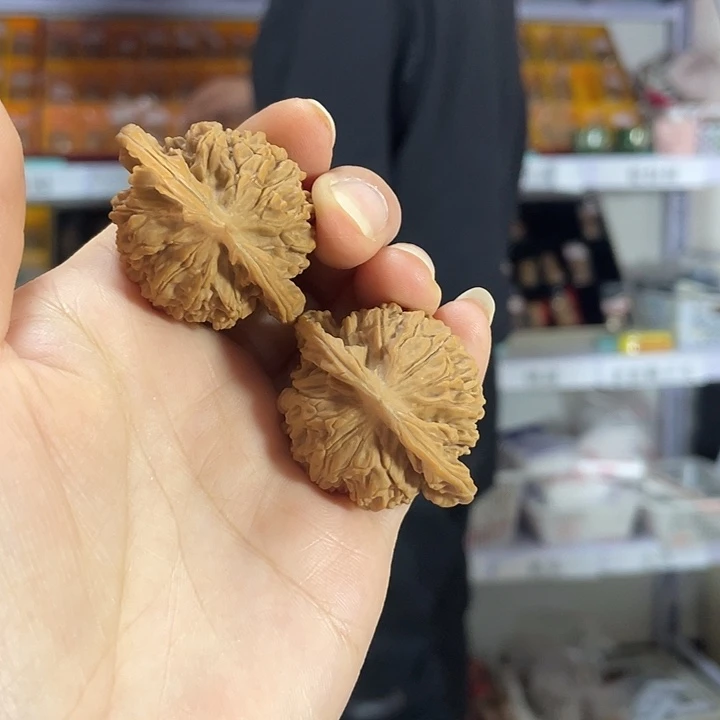 文玩核桃吊坠老款狮子头