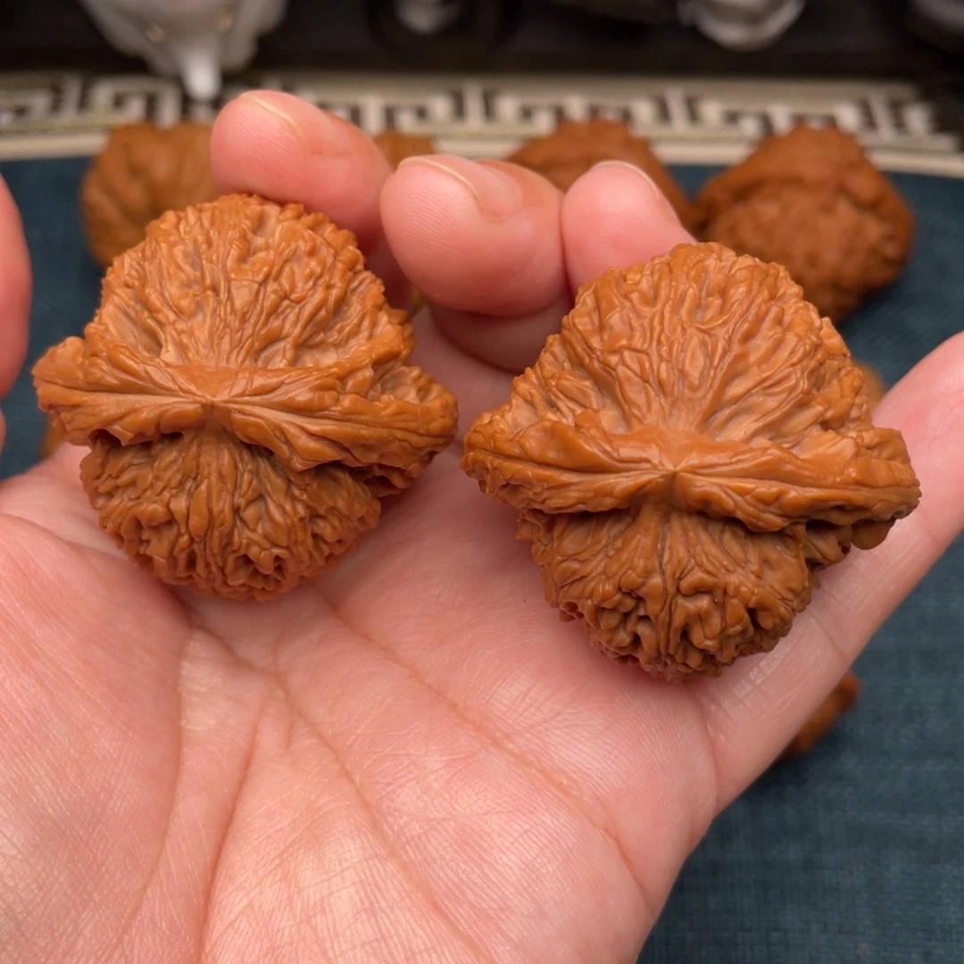 把件文玩核桃全品红皮粗棱球疆43