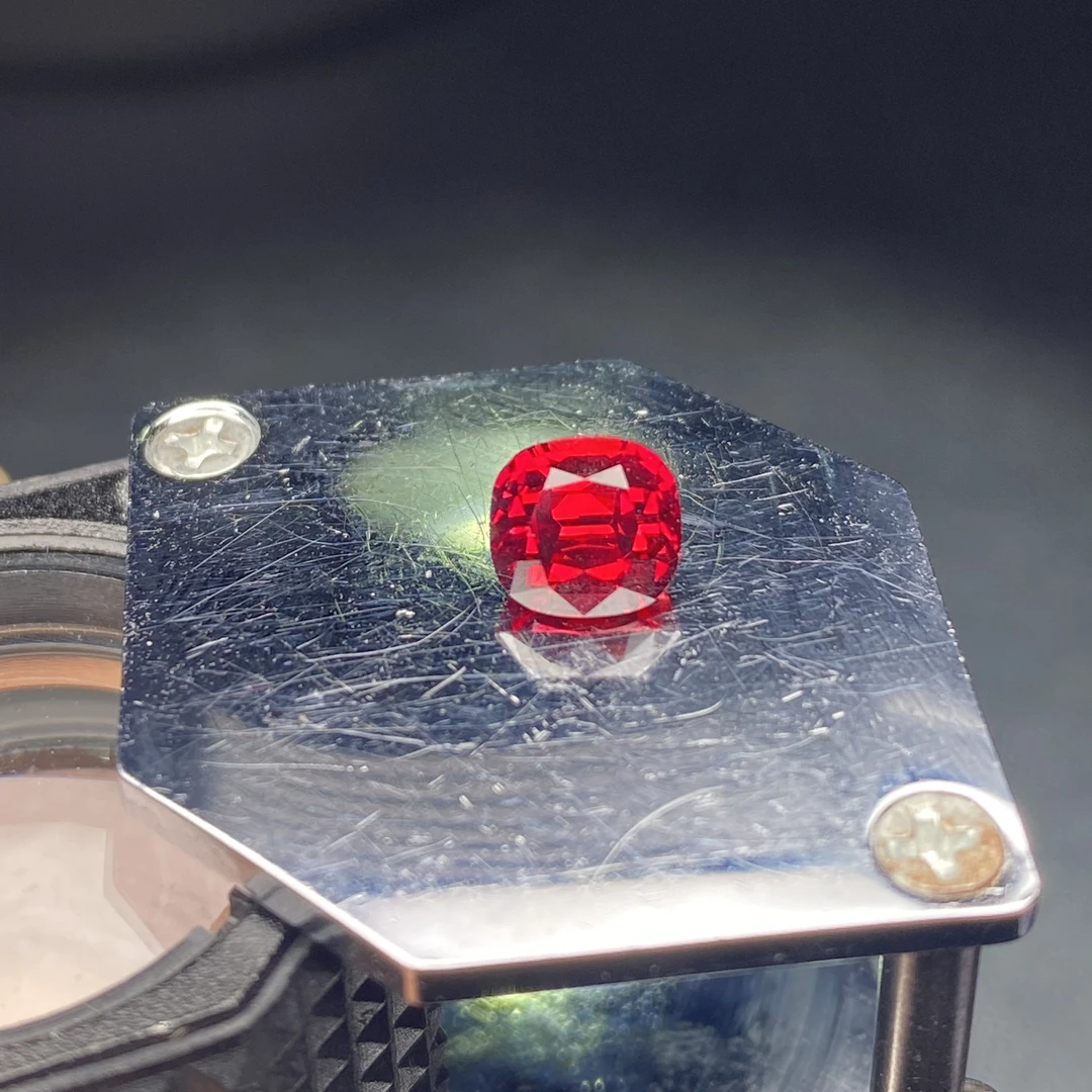 25L044 有烧红宝石（Pigeon'sBlood，Vibrant-billiance）1.53克拉