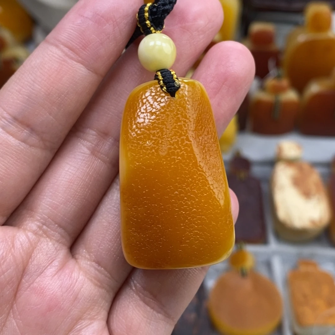 蜜蜡未镶嵌珠宝奇石