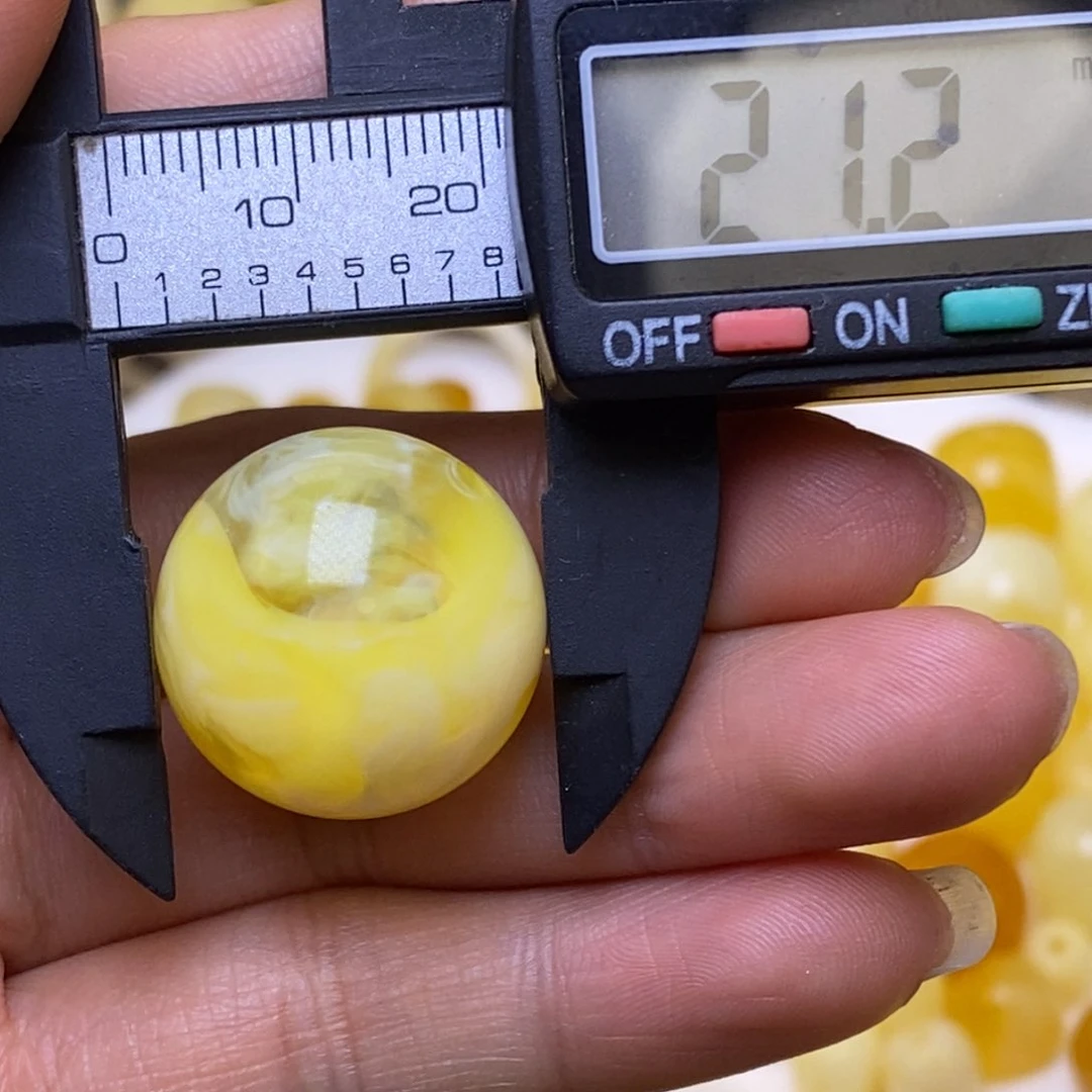 未镶嵌琥珀裸石珠子