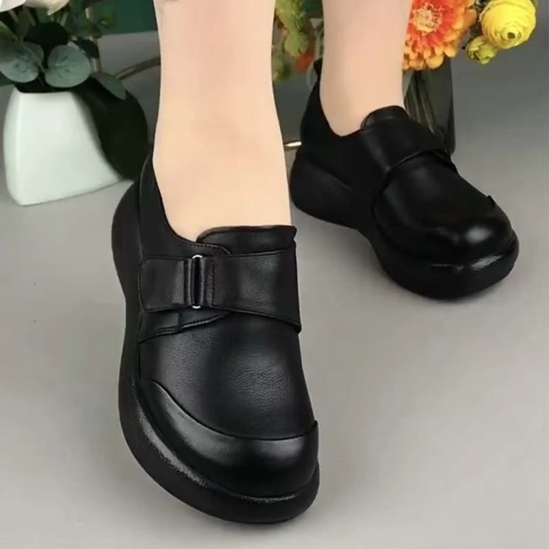 2025年春秋新款小皮鞋中老年真软皮妈妈鞋防滑圆头女单鞋舒适软底