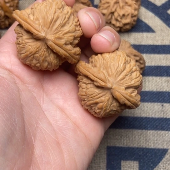 吊坠文玩核桃闷白全品41