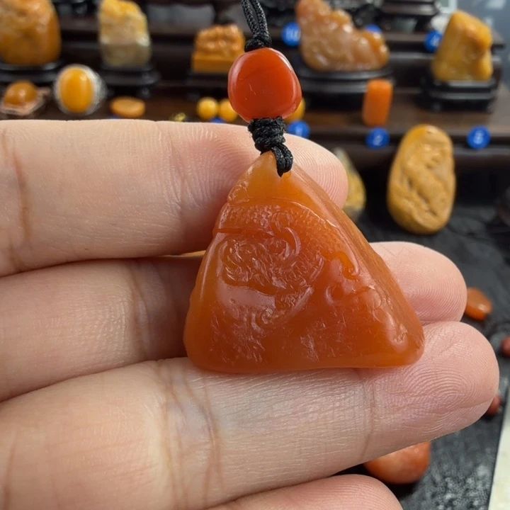 日***天田黄石红田石挂件