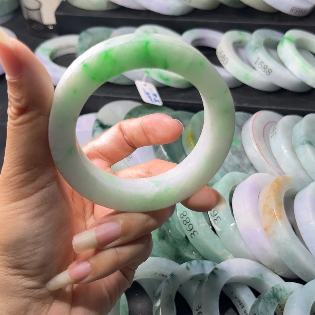 定制翡翠未镶嵌天然翡翠手镯