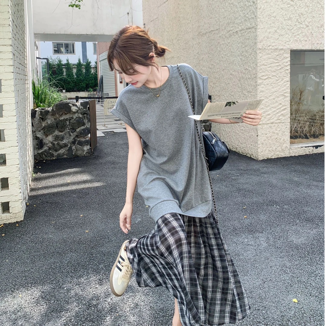 法式格子拼接灰色连衣裙女夏新款休闲运动宽松设计感多巴胺服装女