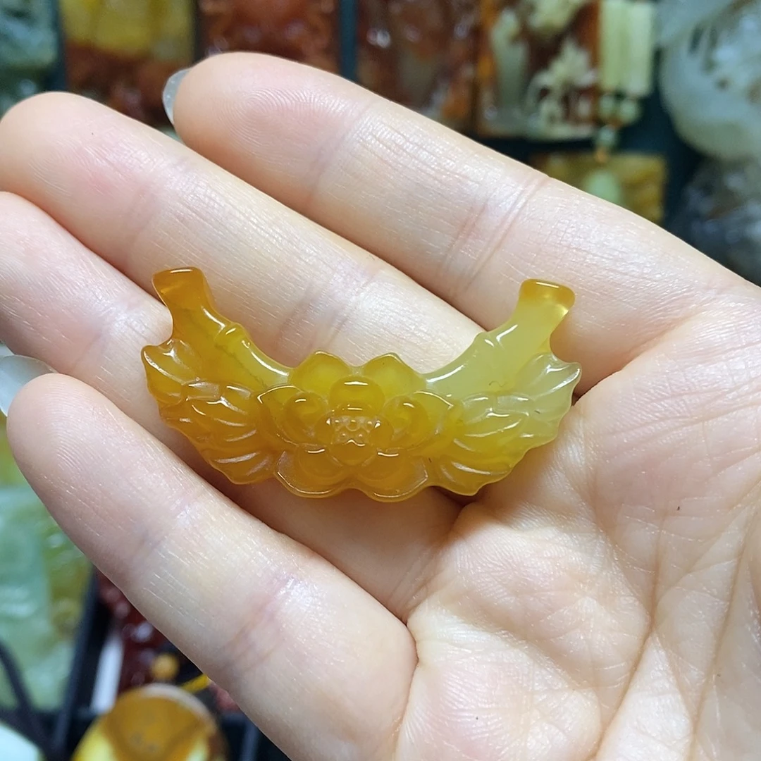 岫玉未镶嵌吊坠(赠链)