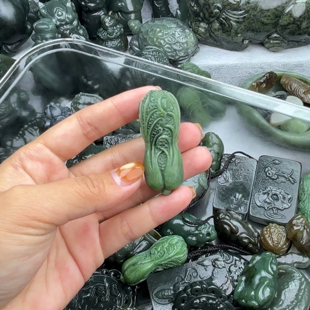 和田玉（糖玉）未镶嵌颈饰