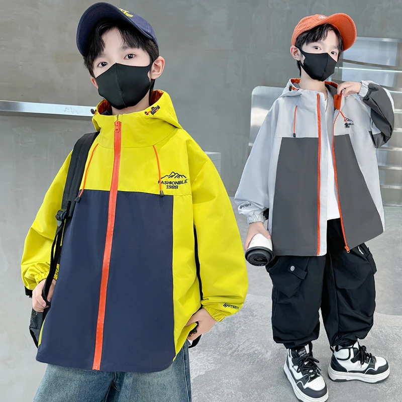 男童冲锋衣外套2025春秋款儿童休闲连帽上衣大男孩帅气百搭风衣潮