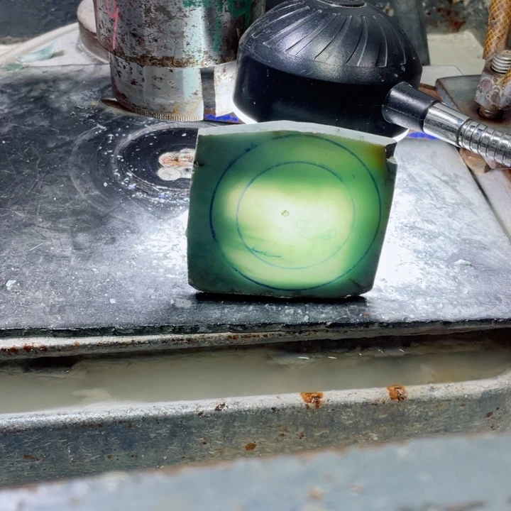 中***道定制翡翠未镶嵌手镯