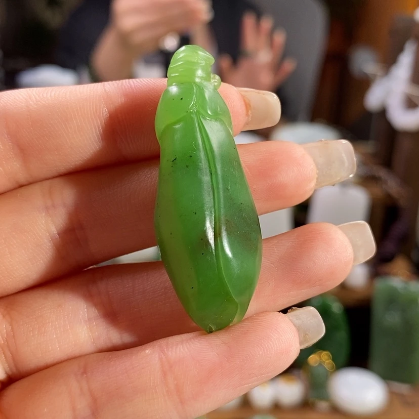 【闪购商品】吊坠(赠链)未镶嵌和田玉