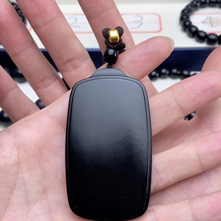 未镶嵌手链和田玉（墨玉）无事牌85.6克