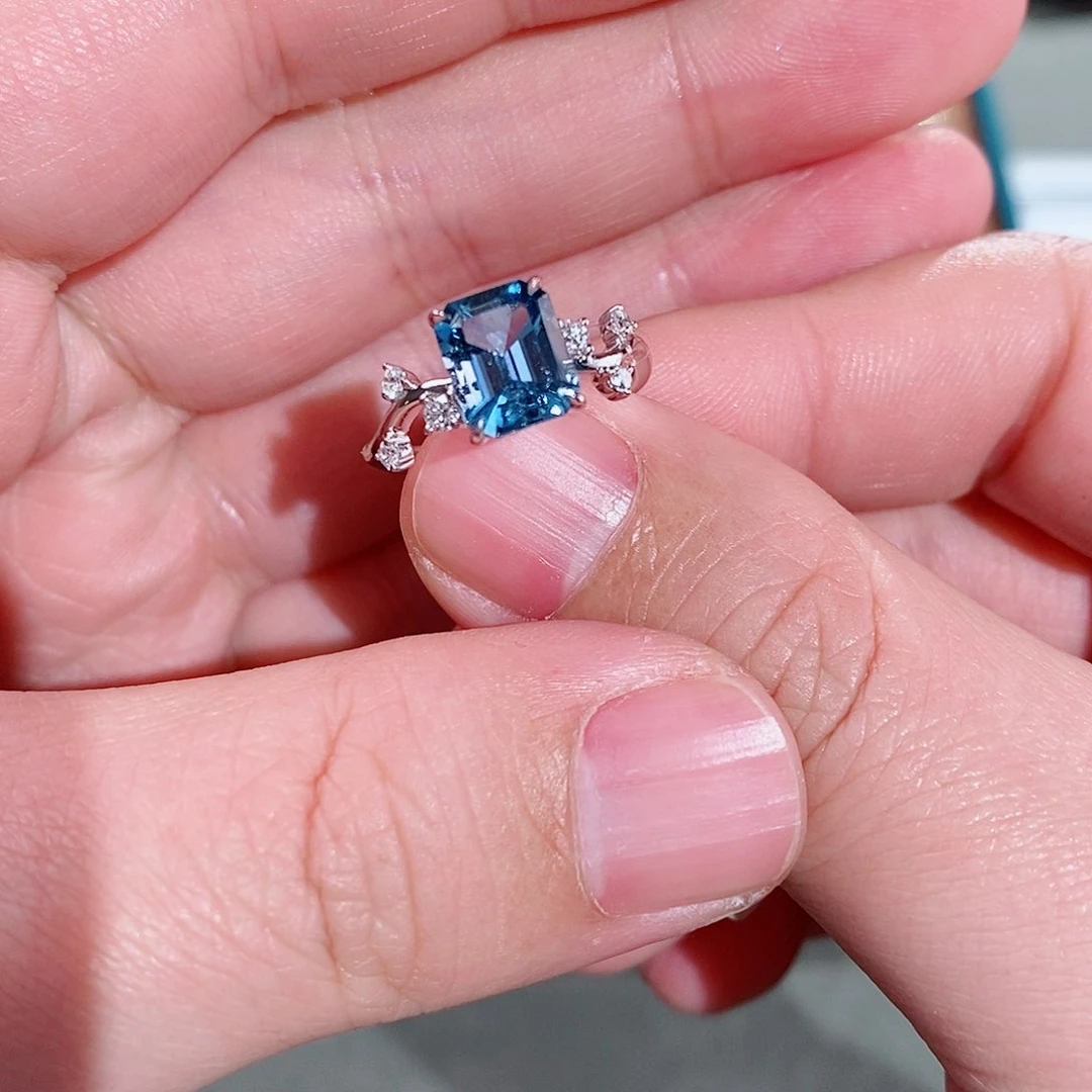 海蓝宝石戒圈18K金镶嵌吉尔德超级圣玛利亚1.78克拉