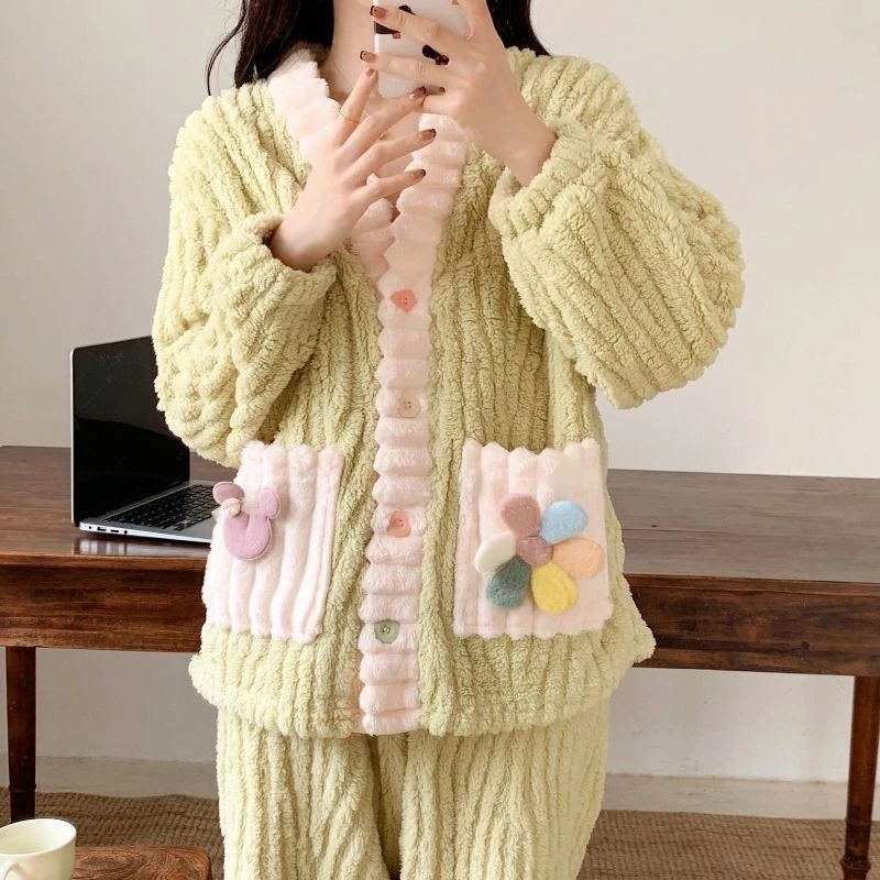 珊瑚绒套装冬季女款加绒加厚花儿2025年新款秋冬款外穿套装女CPW