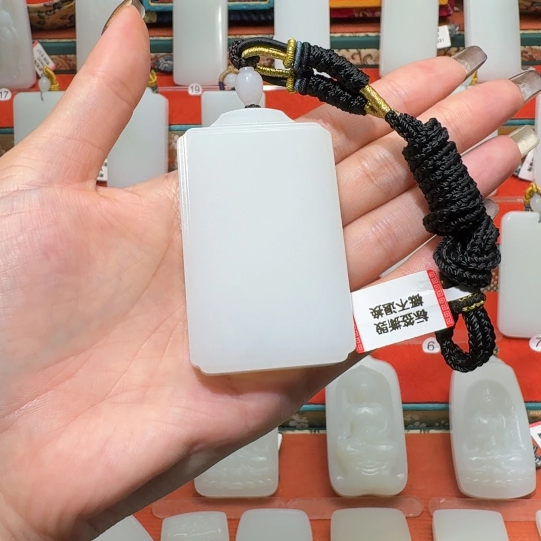 小***o和田玉未镶嵌颈饰0055