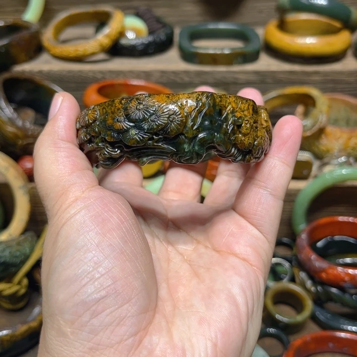G***y岫岩河磨玉（透闪石质玉）未镶嵌手镯