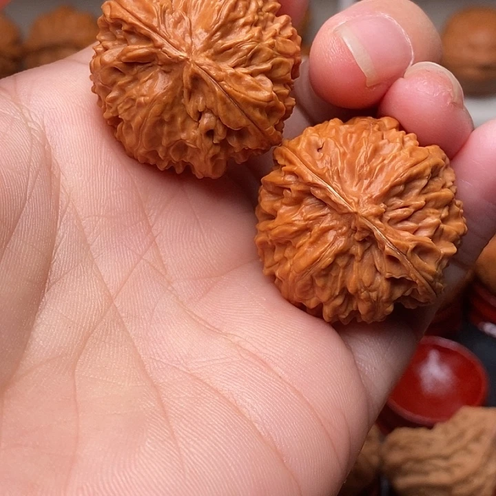 吊坠文玩核桃麒麟球