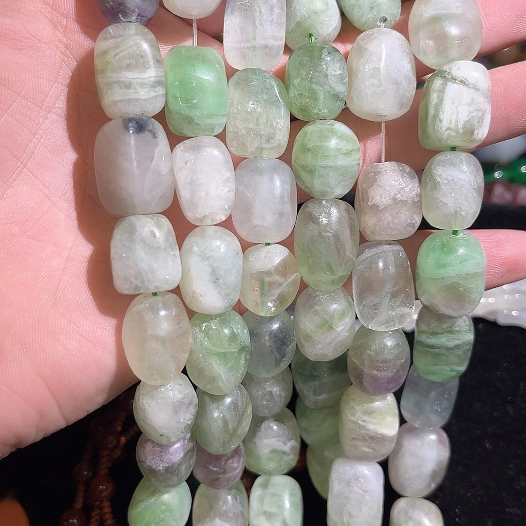 玛瑙/玉髓未镶嵌珠宝半成品绿莹石