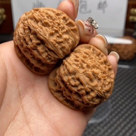 文玩核桃吊坠40全品三角白