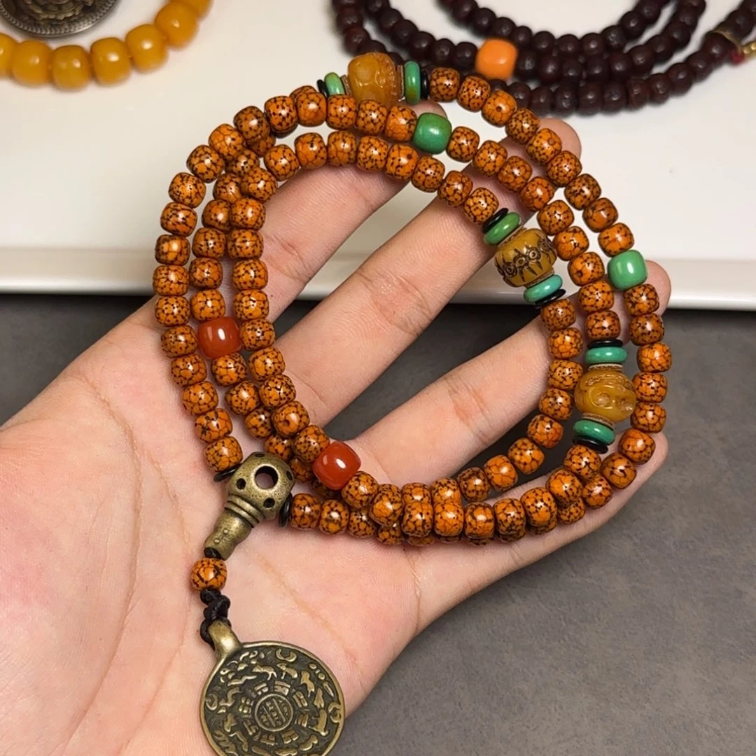 颈饰琉璃何*琉璃颈饰