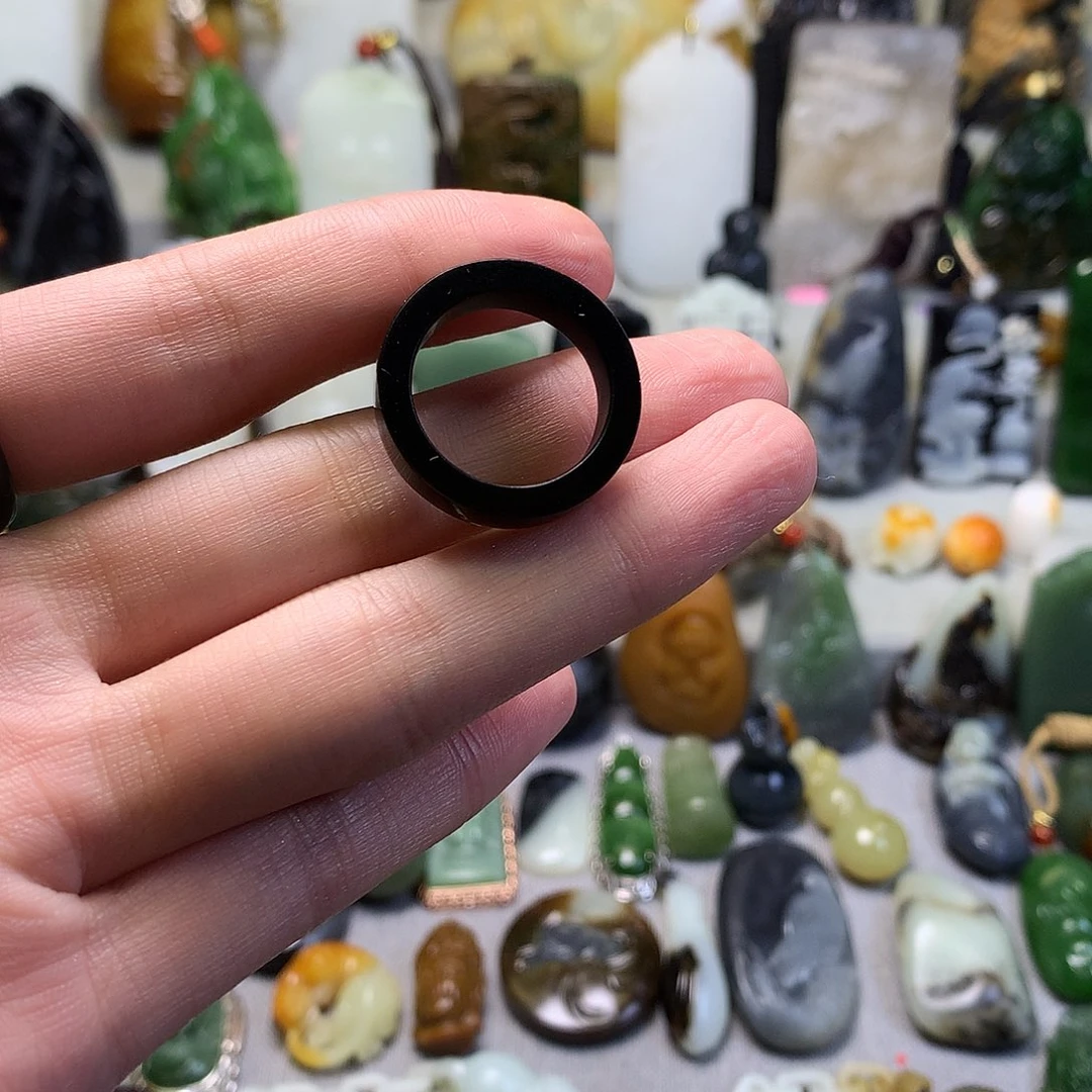 和田玉未镶嵌颈饰亚****记