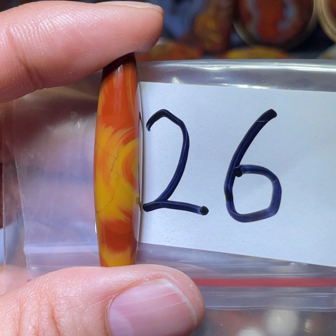 未镶嵌颈饰玛瑙/玉髓炳*