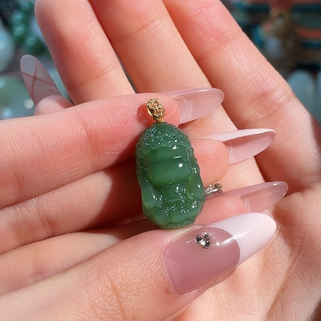 以***果和田玉18K金镶嵌颈饰T