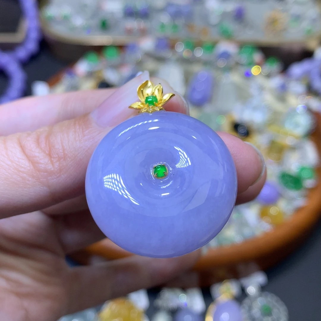 颈饰18K金镶嵌翡翠