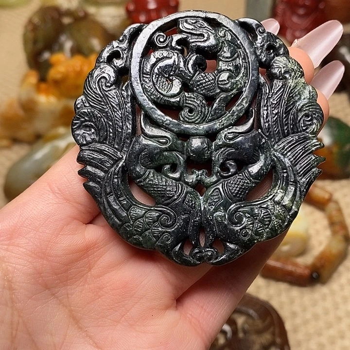 蛇纹石玉未镶嵌颈饰