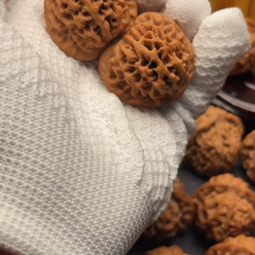 大***花吊坠文玩核桃秦闷狮子头磕尖特价款