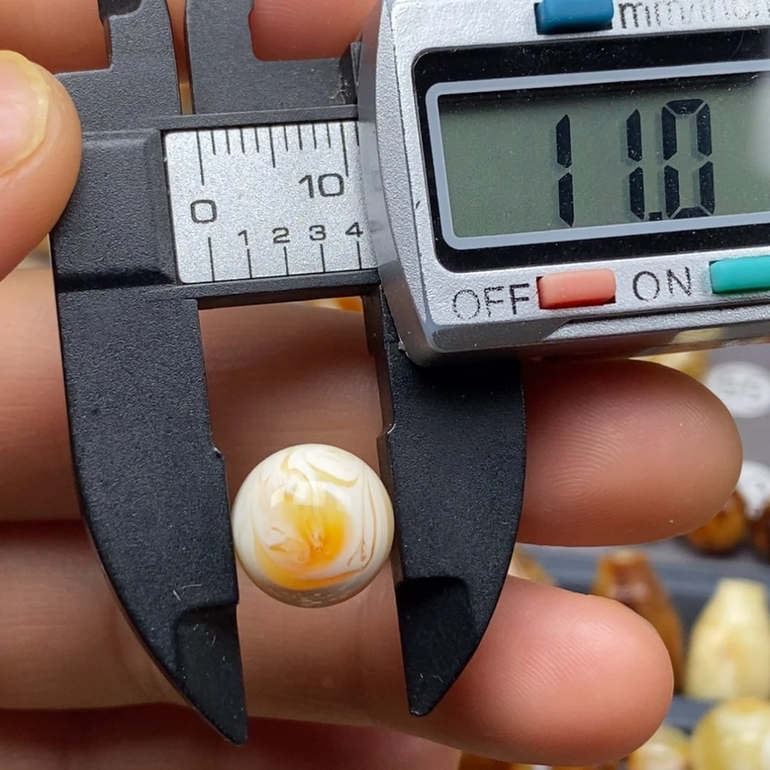 未镶嵌蜜蜡珠宝奇石