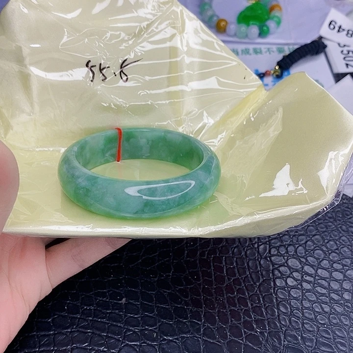 翡翠手镯未镶嵌一图一物实物为准