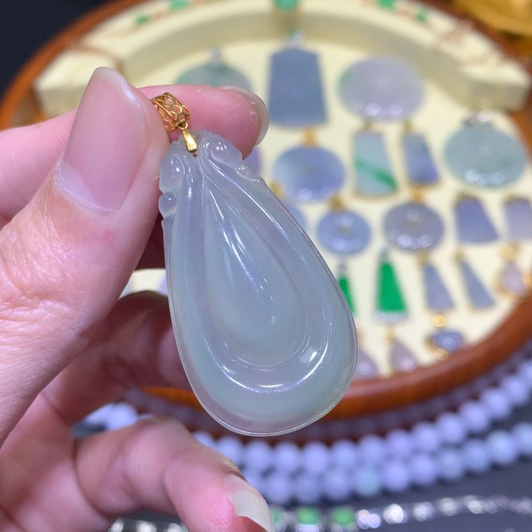 翡翠吊坠(不含链)18K金镶嵌