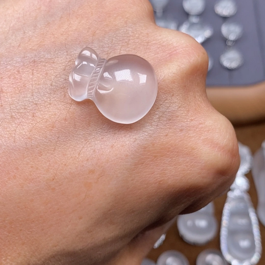 石英质玉未镶嵌颈饰