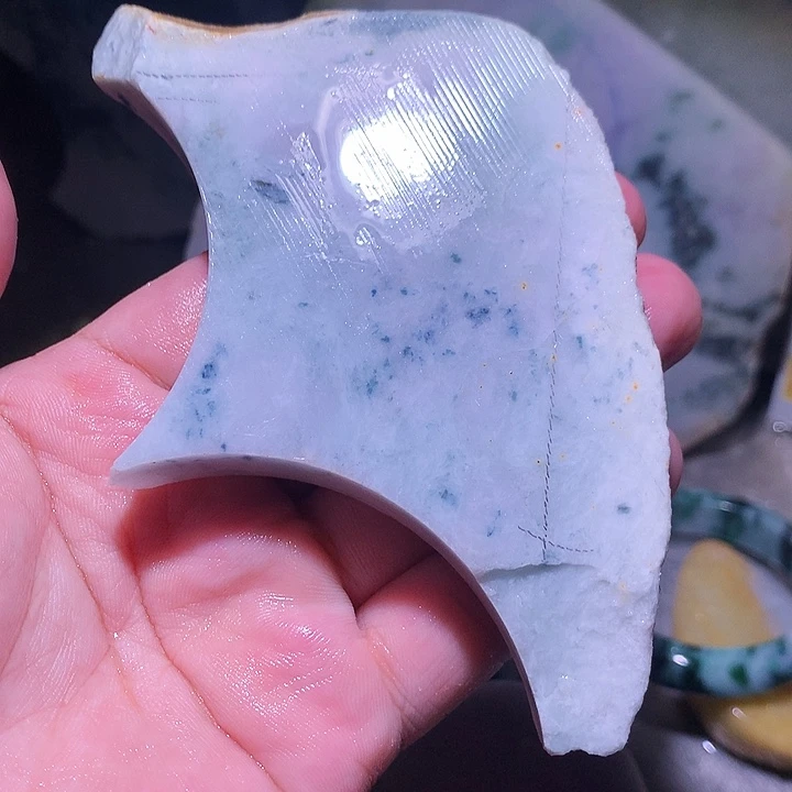 翡翠未镶嵌颈饰边角料
