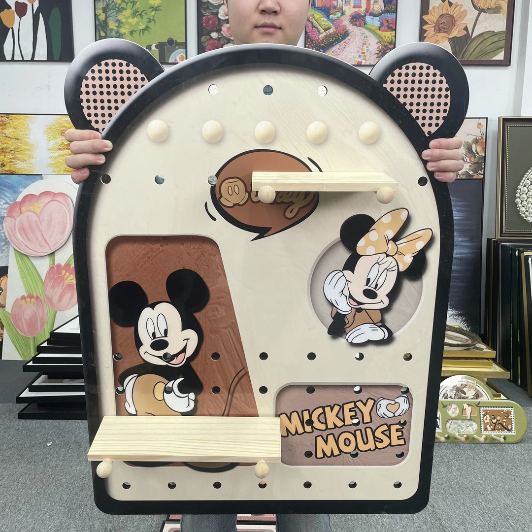 BB现代卡通洞洞板米奇客厅沙发背景墙挂画法式高级感挂画