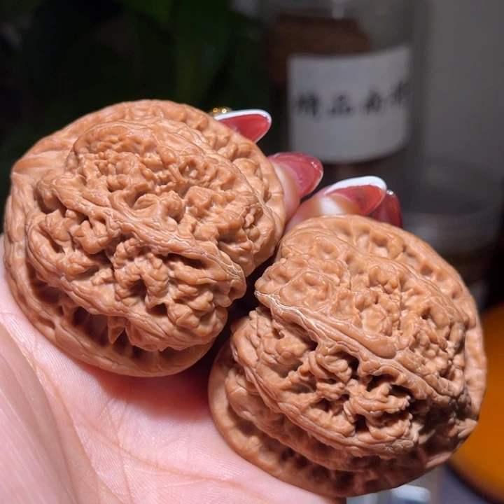 文玩核桃吊坠          47筋60.5克