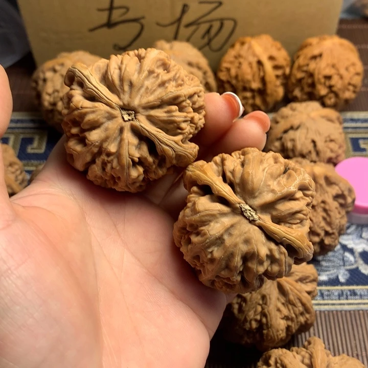 吊坠文玩核桃小*飞粗筋