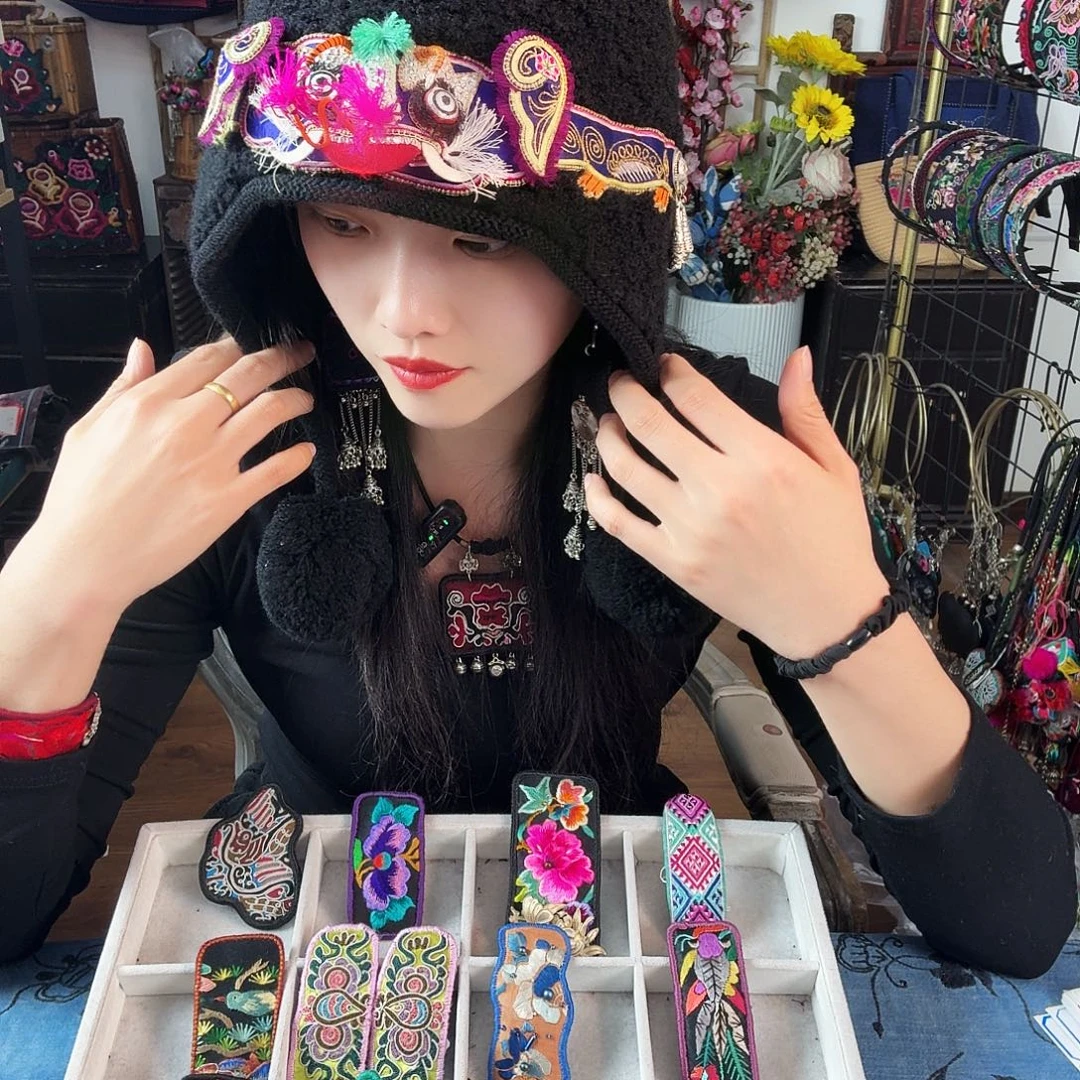 织绣            帽子