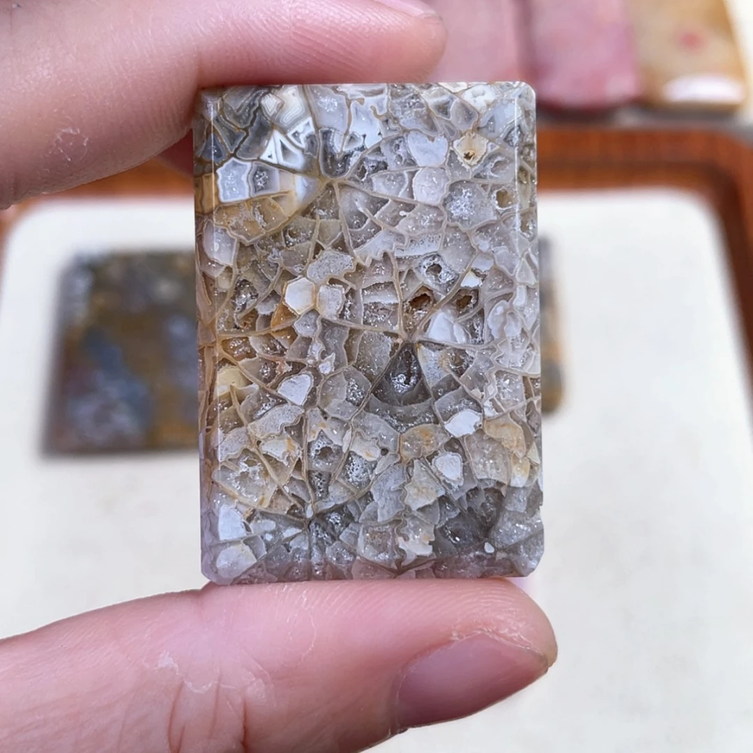 【闪购商品】硅化玉吊坠(赠链)未镶嵌