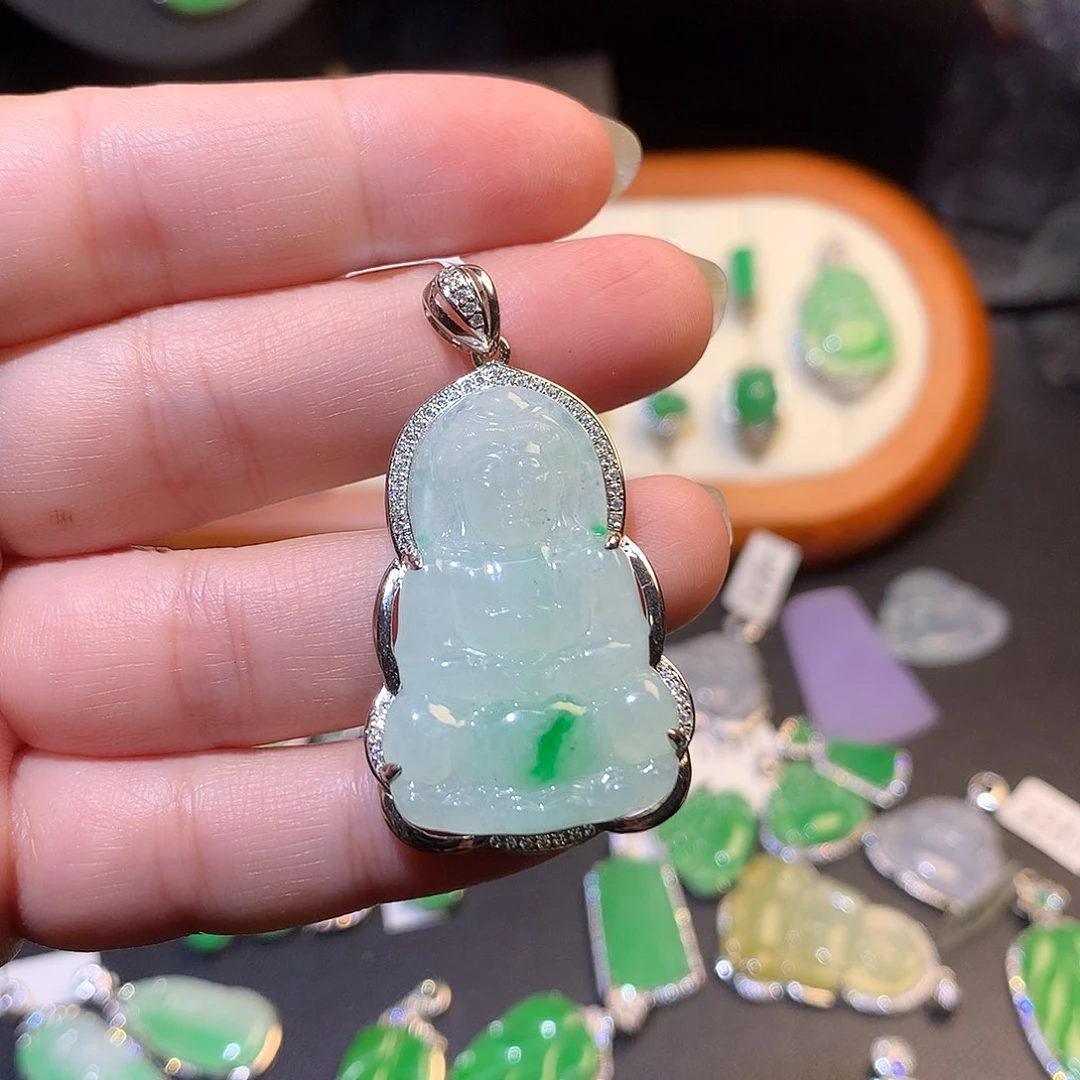 翡翠银S925镶嵌颈饰嘎*观音