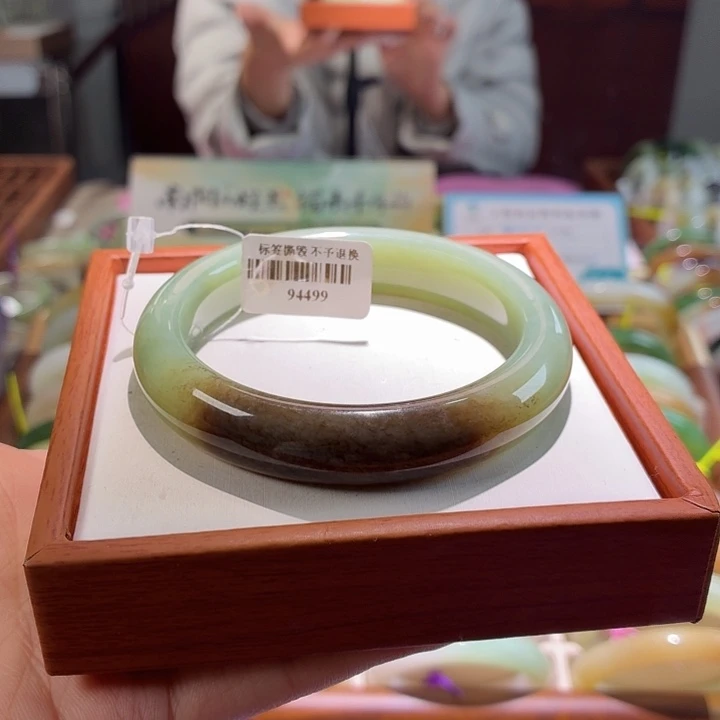 彩***娟和田玉未镶嵌手镯59.3