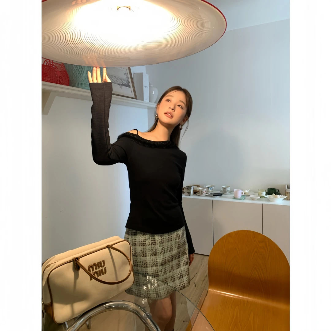 春秋款纯欲辣妹气质露肩长袖斜肩打底衫女F2303