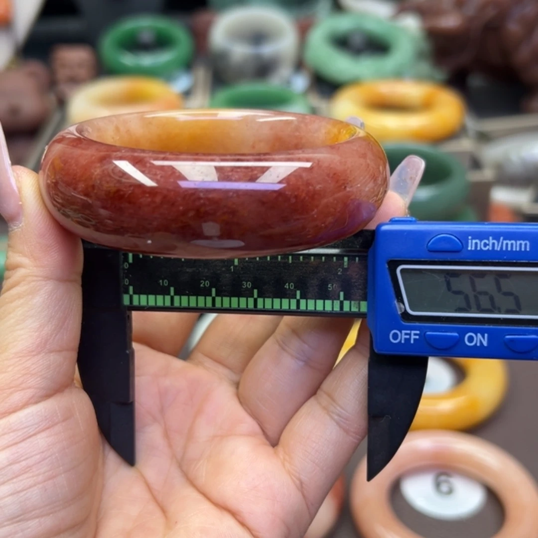 未镶嵌手镯石英岩玉