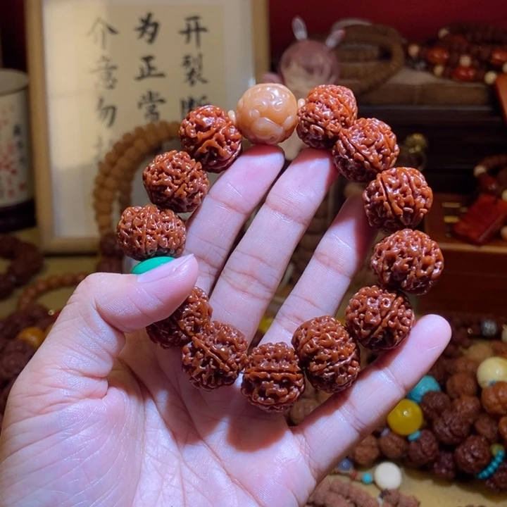 吊坠金刚菩提?**?206玉化貔貅绿扣