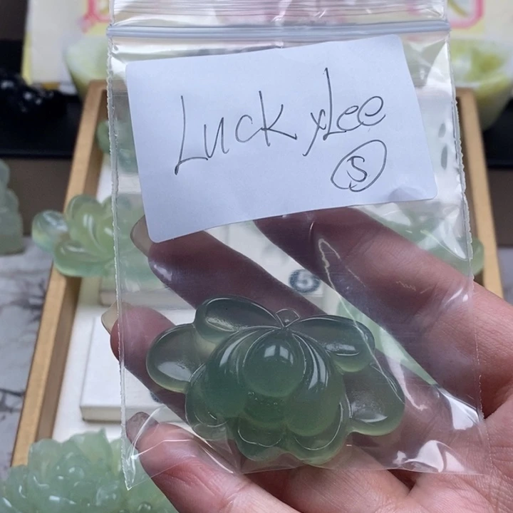 *****蛇纹石玉未镶嵌颈饰