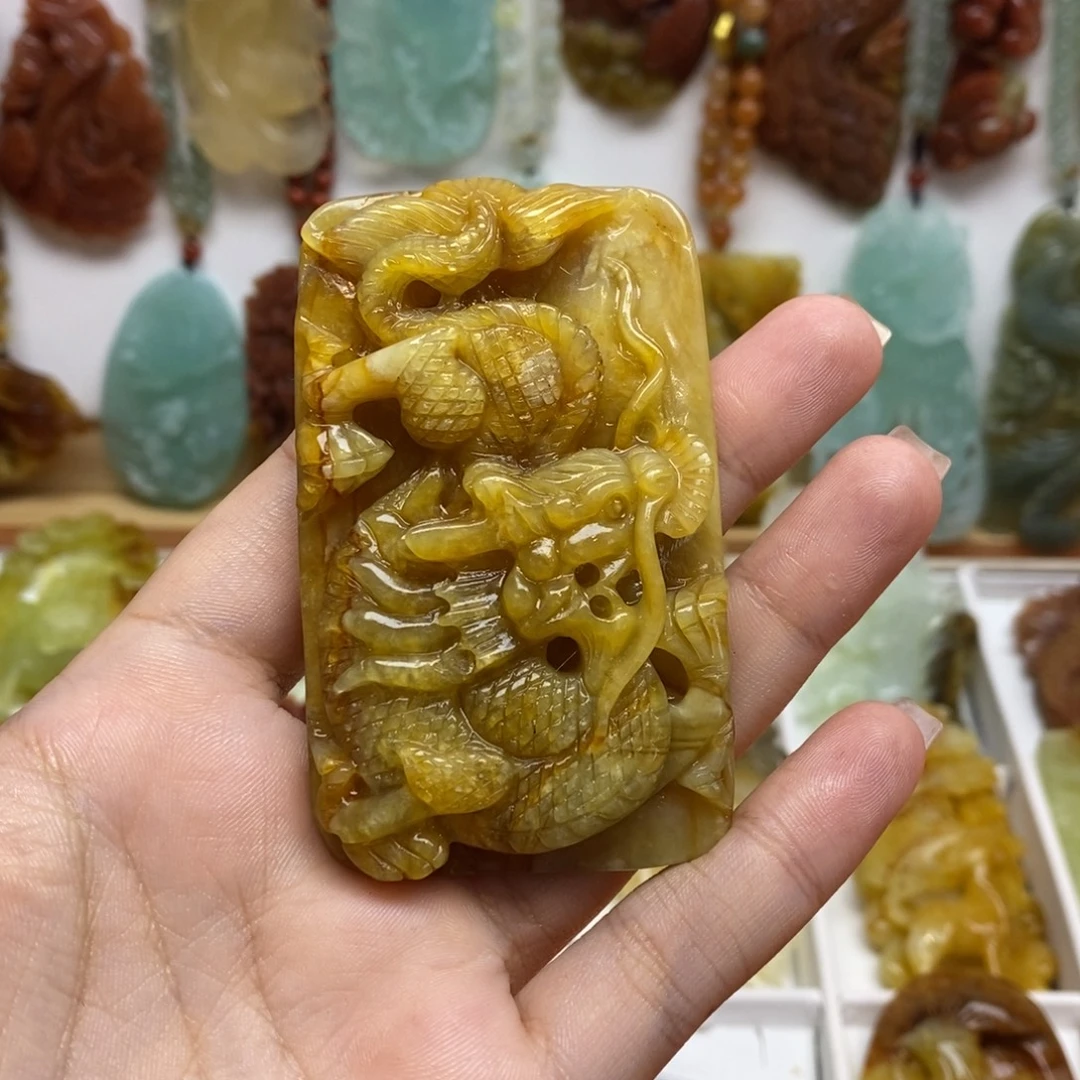 第***客未镶嵌蛇纹石玉颈饰